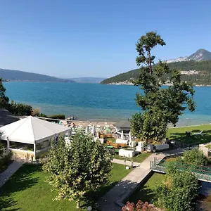  Apartment Atypique Avec Vue Unique Panoramique Sur Le D'annecy, Dans Avec Et Ponton Privee Sur La Commune De